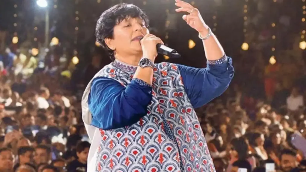 Falguni Pathak performance